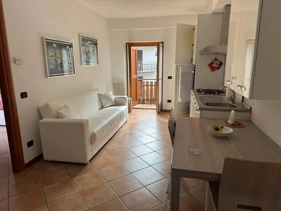 Suite Panoramica Casa Vacanza Di Alex G Oltre il Colle Italy